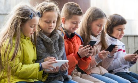 Lehrerverband spricht sich gegen Smartphone-Verbot aus
