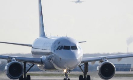 In TikTok-Video  -Flugbegleiterin Kayla warnt vor „versteckter“ Gefahr in Flugzeugen