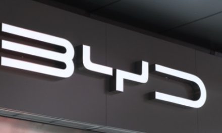 BYD erhöht den Druck auf NASDAQ-Titel Tesla: BYD investiert zweistelligen Milliardenbetrag in Smart Car-Technology