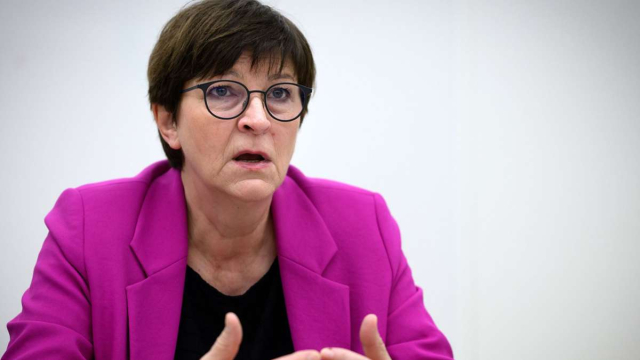 „Große Gefahr“ für die Demokratie: SPD-Chefin Esken für regelmäßige Prüfung eines AfD-Verbots