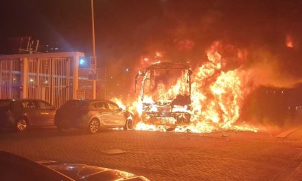 Notstand in Den Haag verhangen -Treff eskaliert! Schwere Ausschreitungen enden in Flammenhölle